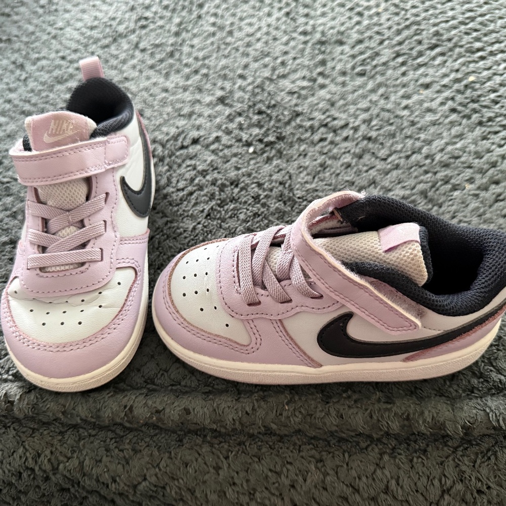 Nike Court Borough Low 2